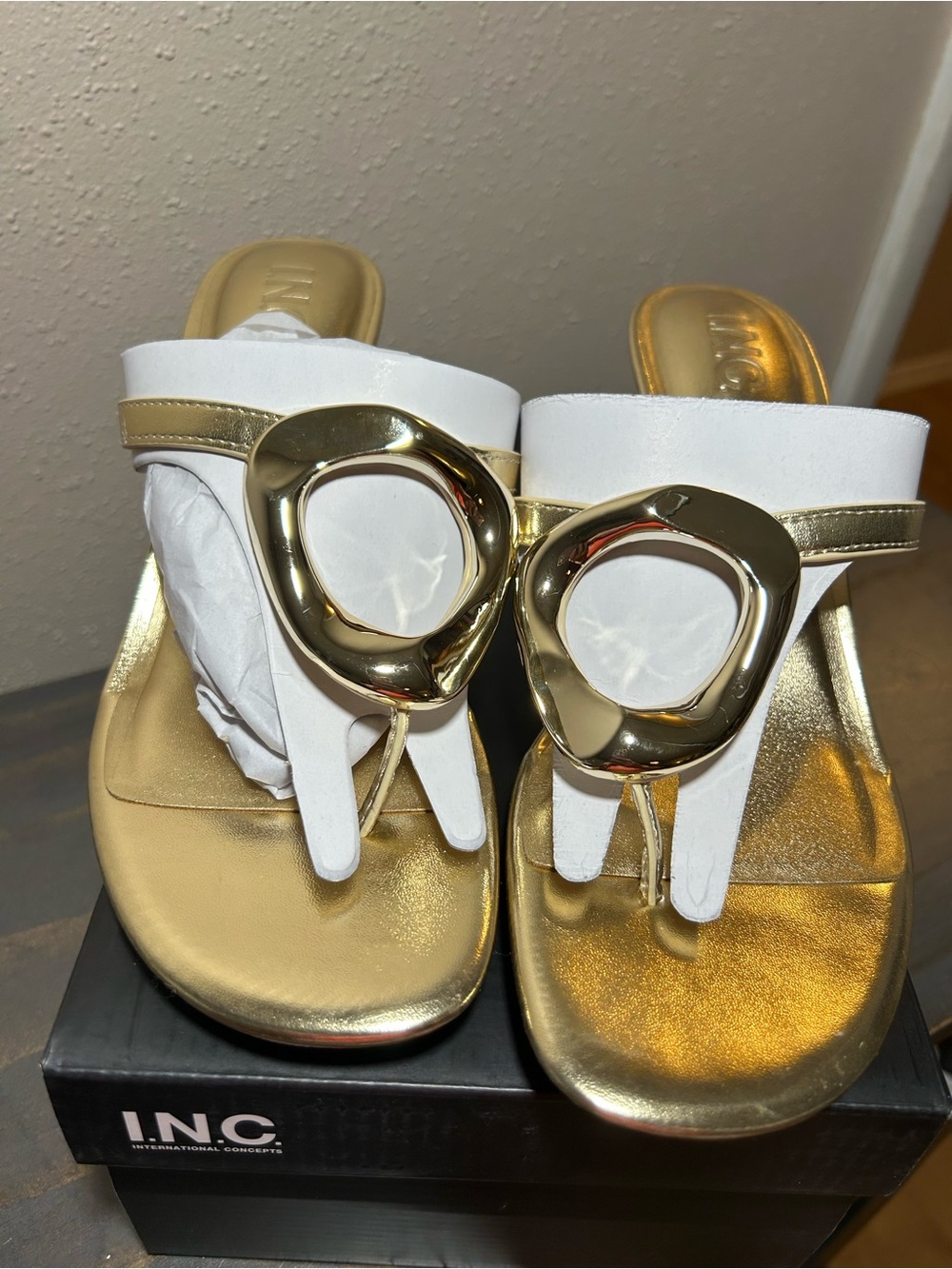 INC International Concepts Gold and White Women's Dress Heels NWT size 8 - Picture 2 of 12